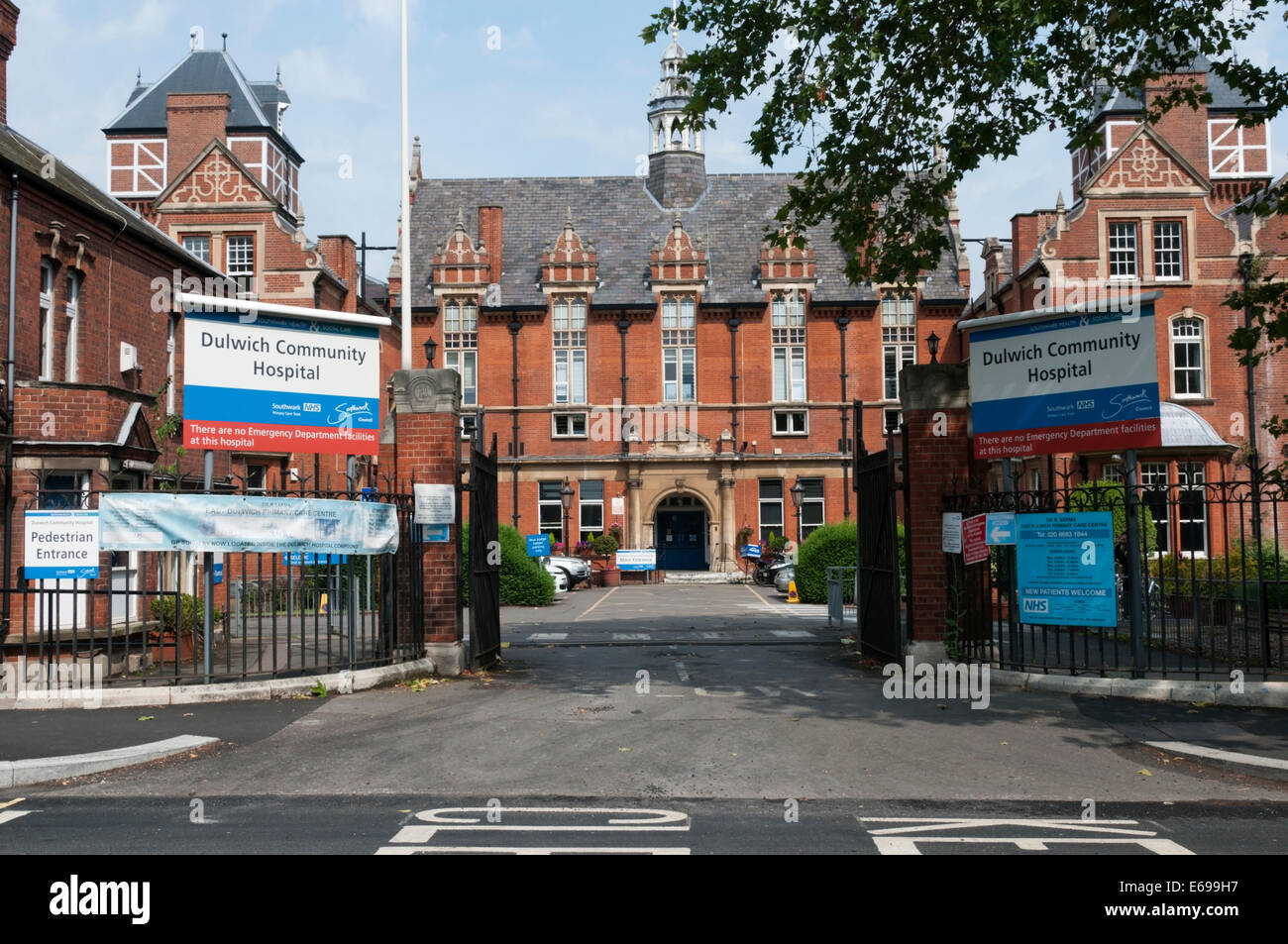 Entrada de Dulwich Community Hospital en el sur de Londres. Foto de stock