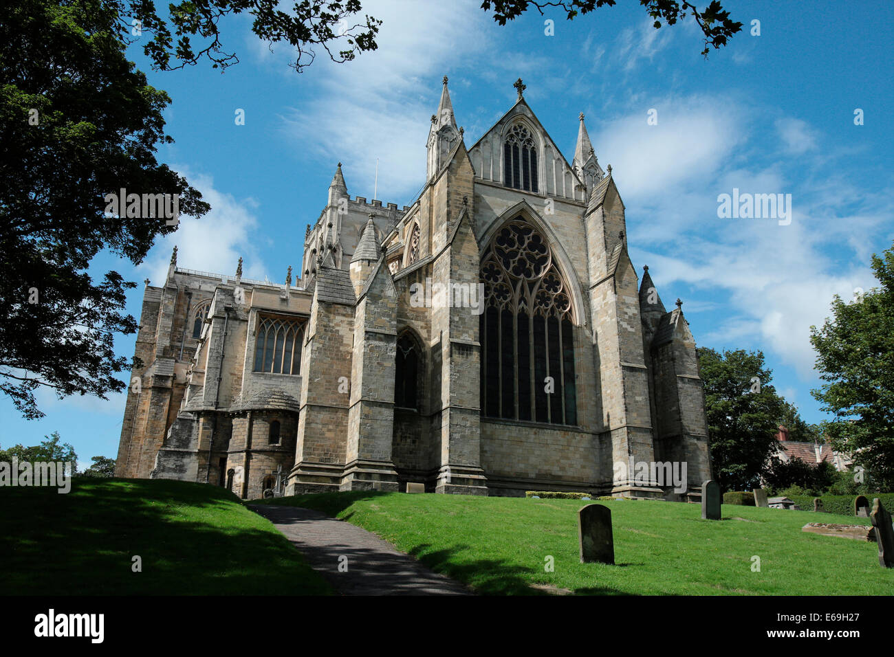 La Catedral de Ripon en la pequeña ciudad de Ripon North Yorkshire, Inglaterra. Foto de stock