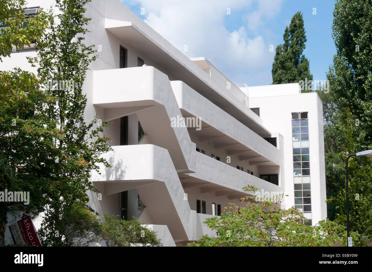 La Bauhaus influenciado 1930 Isokon modernista edificio diseñado por Wells Coates, en Hampstead, Londres. Foto de stock