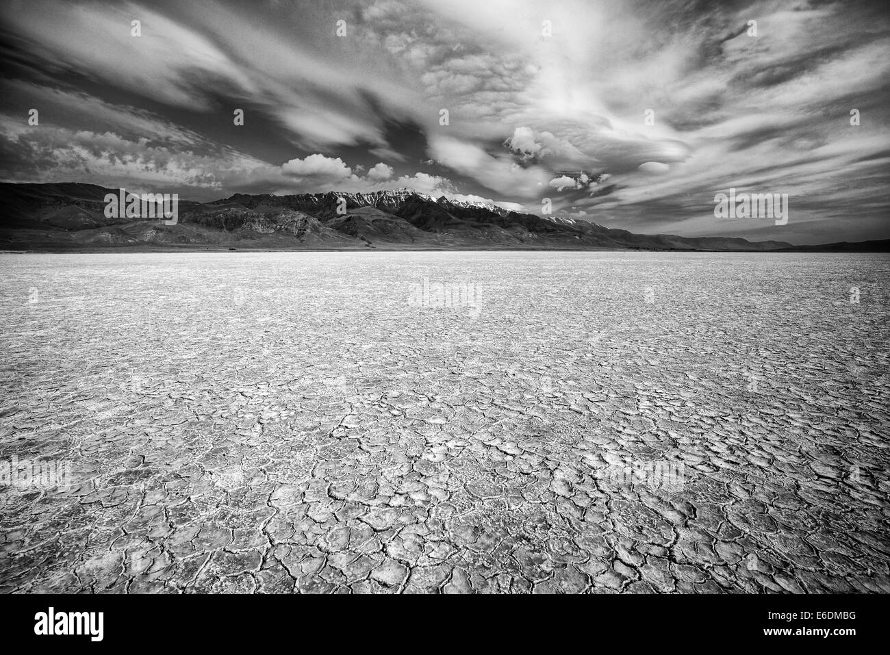Nube del desierto Imágenes de stock en blanco y negro - Alamy