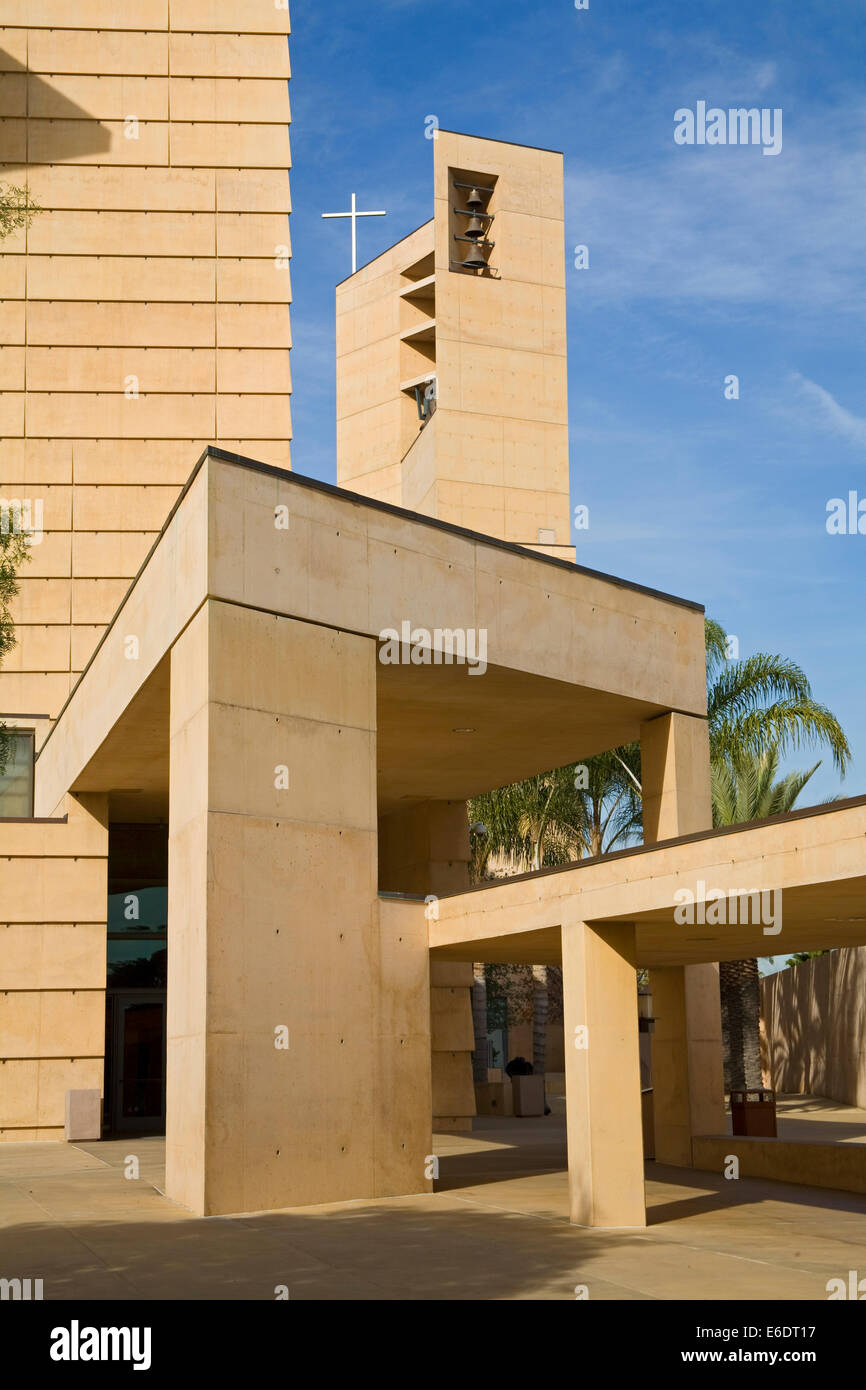 La Plaza de la Catedral de Nuestra Señora de Los Ángeles por el arquitecto Rafael Moneo, el centro de Los Angeles, California, Estados Unidos. Foto de stock