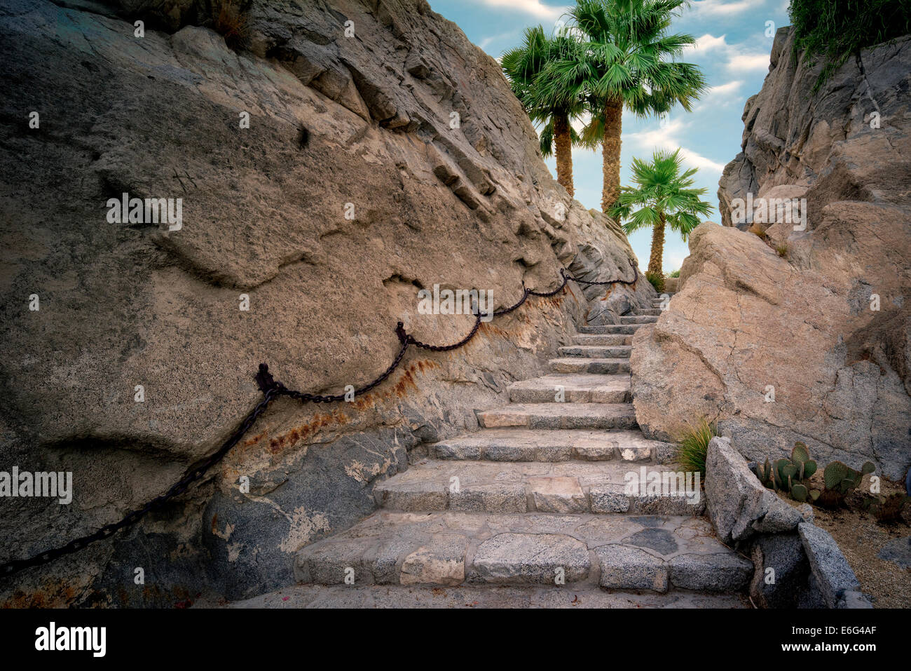 Ruta de paso de piedra en Silver Rock Golf Resort. La Quinta, California Foto de stock