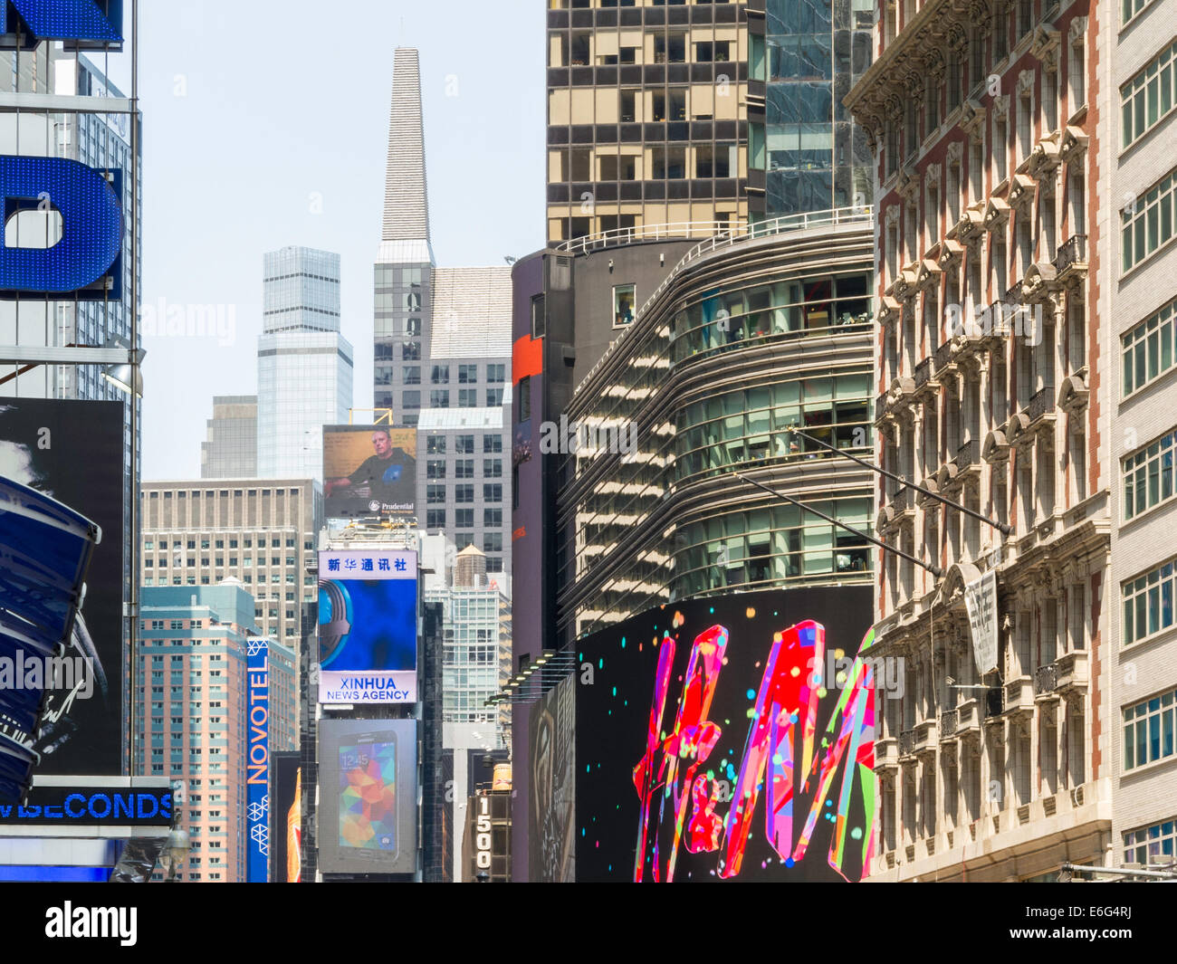 Times Square Publicidad y edificios, NYC Foto de stock