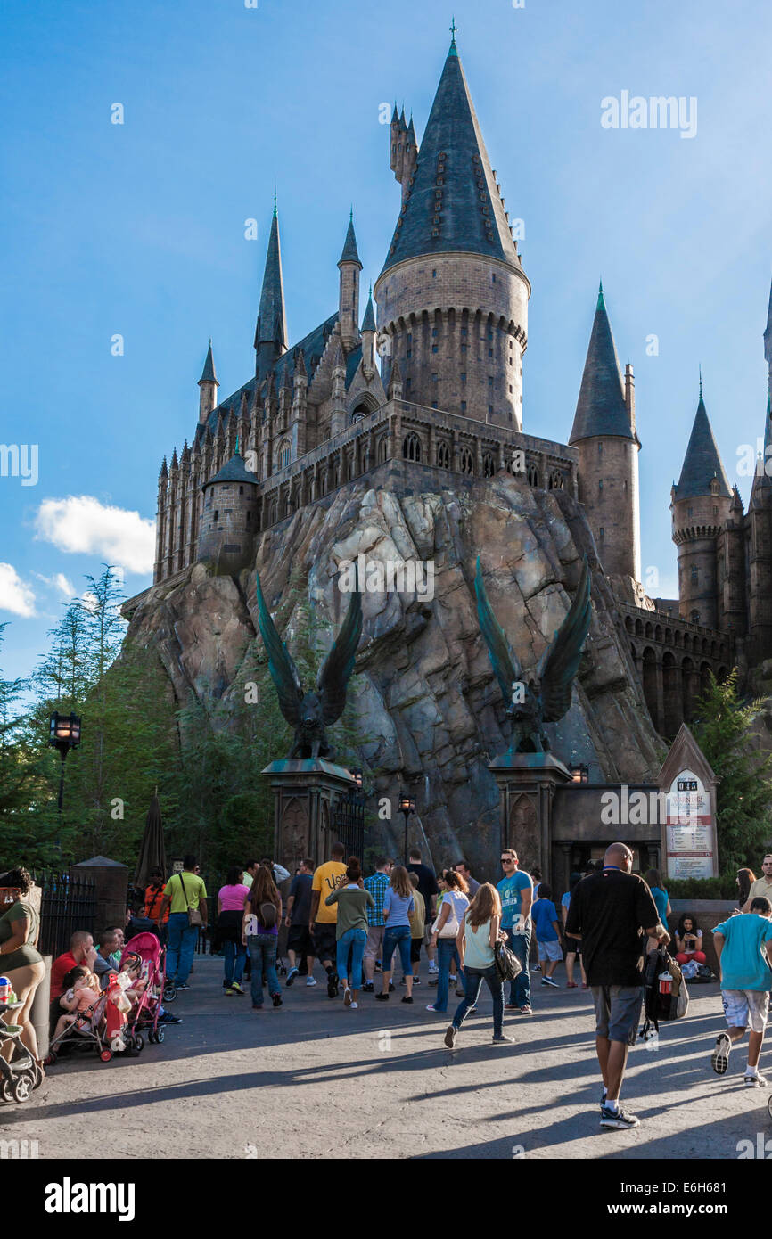 Castillo de Hogwarts en el mágico mundo de Harry Potter en Universal  Studios, Islas de la aventura en Orlando, Florida Fotografía de stock -  Alamy