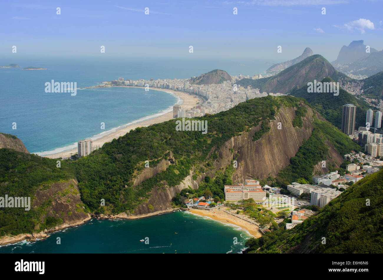 Praia Vermelha y de la playa de copacabana desde el Pão de Açúcar (sugarloaf mountain) Foto de stock