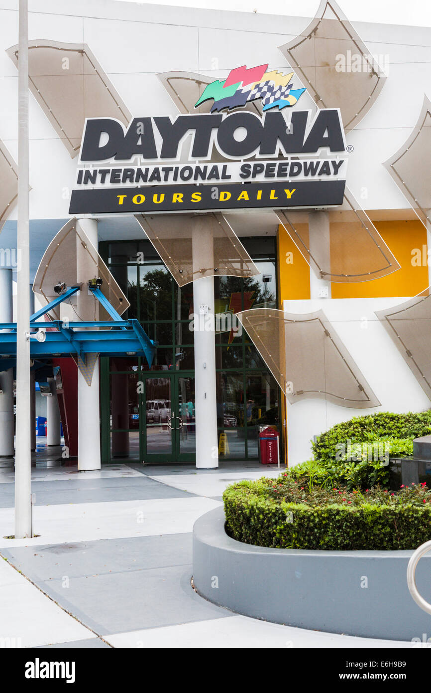 Puerta de entrada al centro de visitantes de Daytona International Speedway Foto de stock