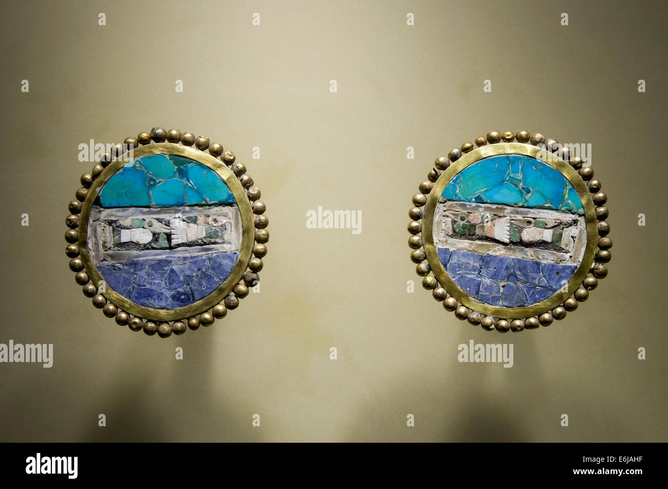 Joyas precolombinas de la cultura Sicán o Lambayeque 700 AC-1375 AC Perú .  Museo del Banco Central de Reserva del Perú Fotografía de stock - Alamy