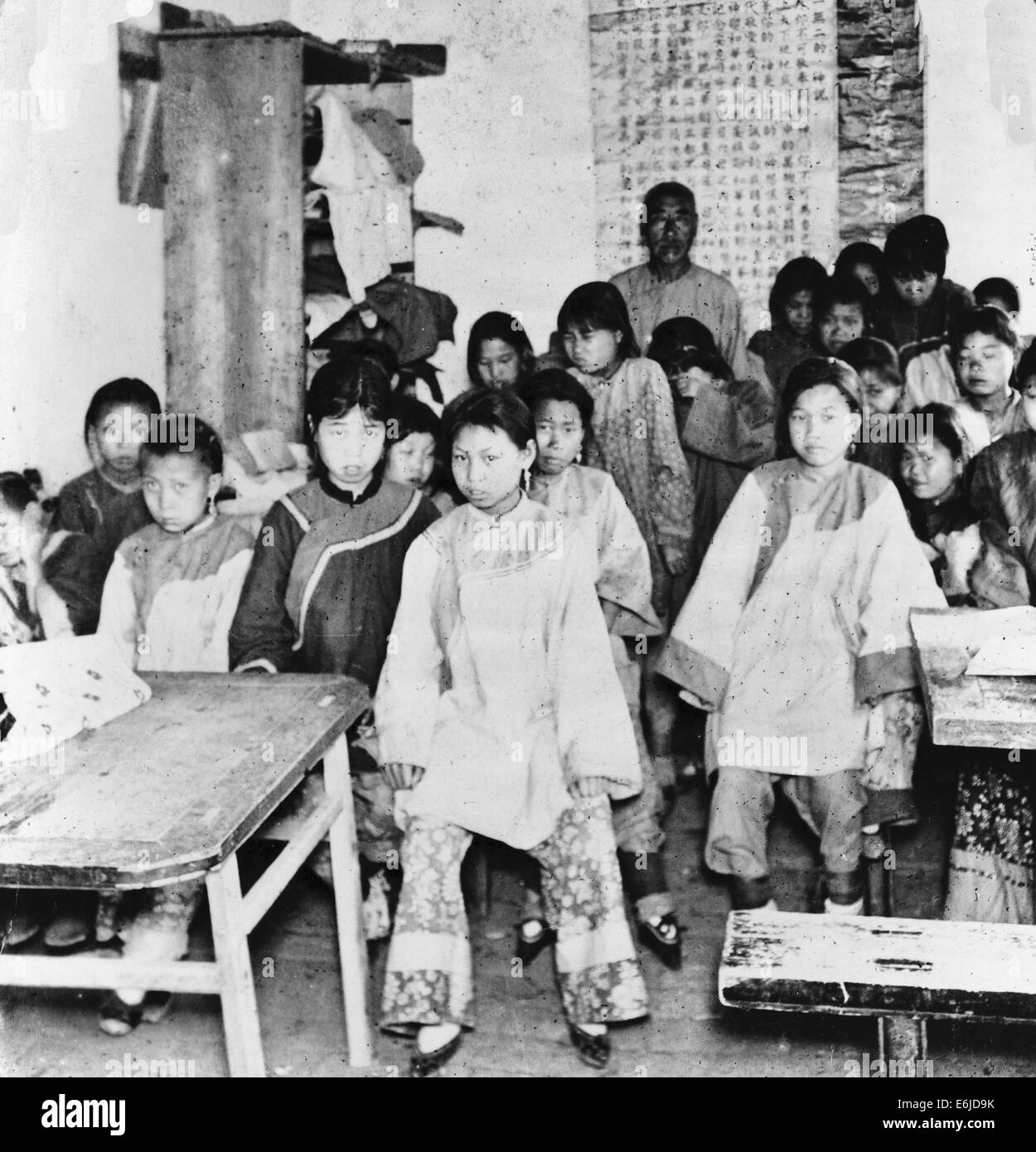 Una escuela para niñas chinas, Che-foo, China, circa 1902 Foto de stock