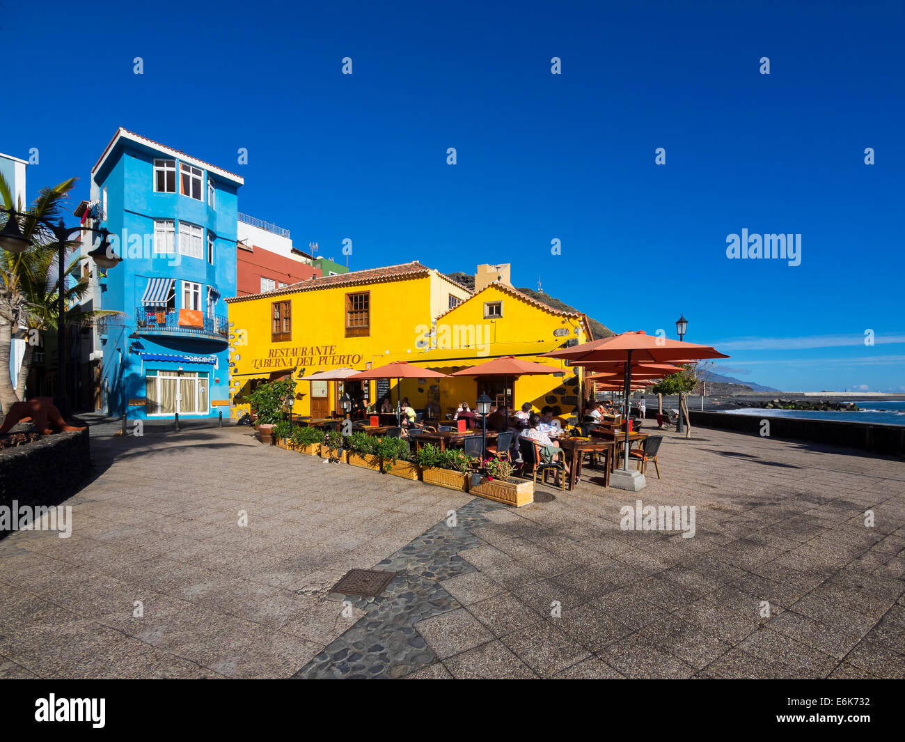Taberna del Puerto" Restaurante, Puerto de Tazacorte, La Palma, Islas  Canarias, España Fotografía de stock - Alamy