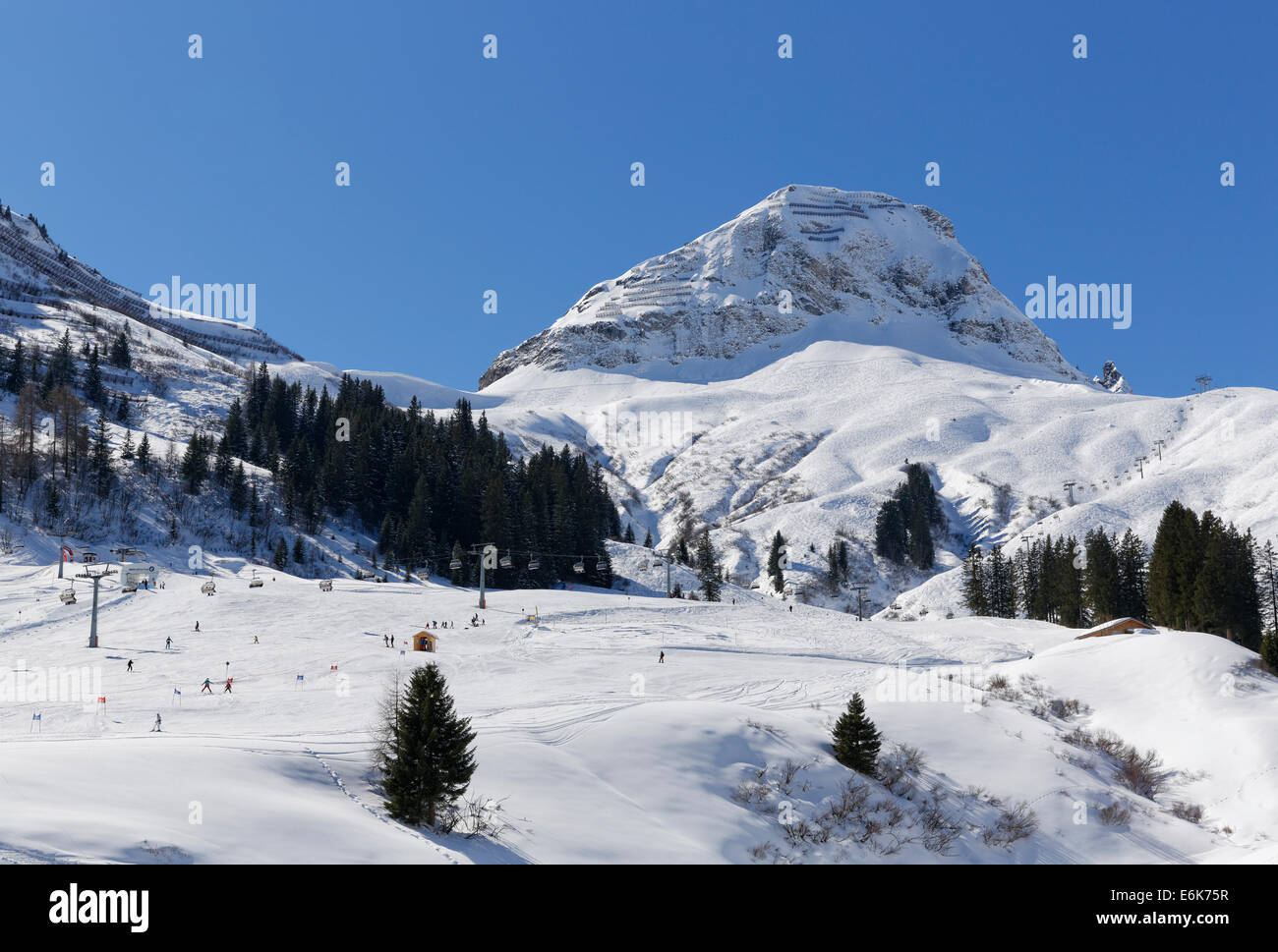 Ski Slope, Mt Warther Horn, Warth, Bosque de Bregenz, Vorarlberg, Austria Foto de stock