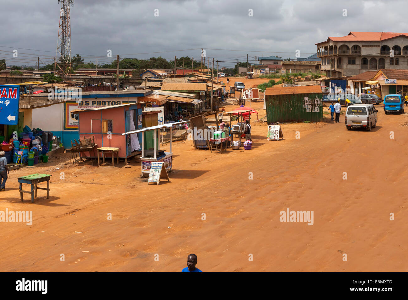 La vida aldeana, Anyaa, Accra, Ghana, África Foto de stock