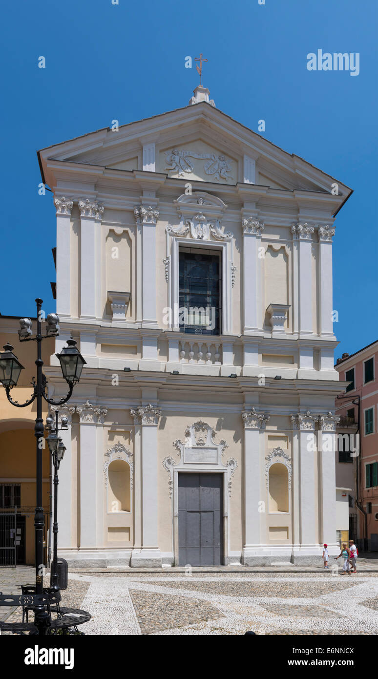 Iglesia de San Esteban en la Plaza Cassini, San Remo, Italia, Europa Foto de stock