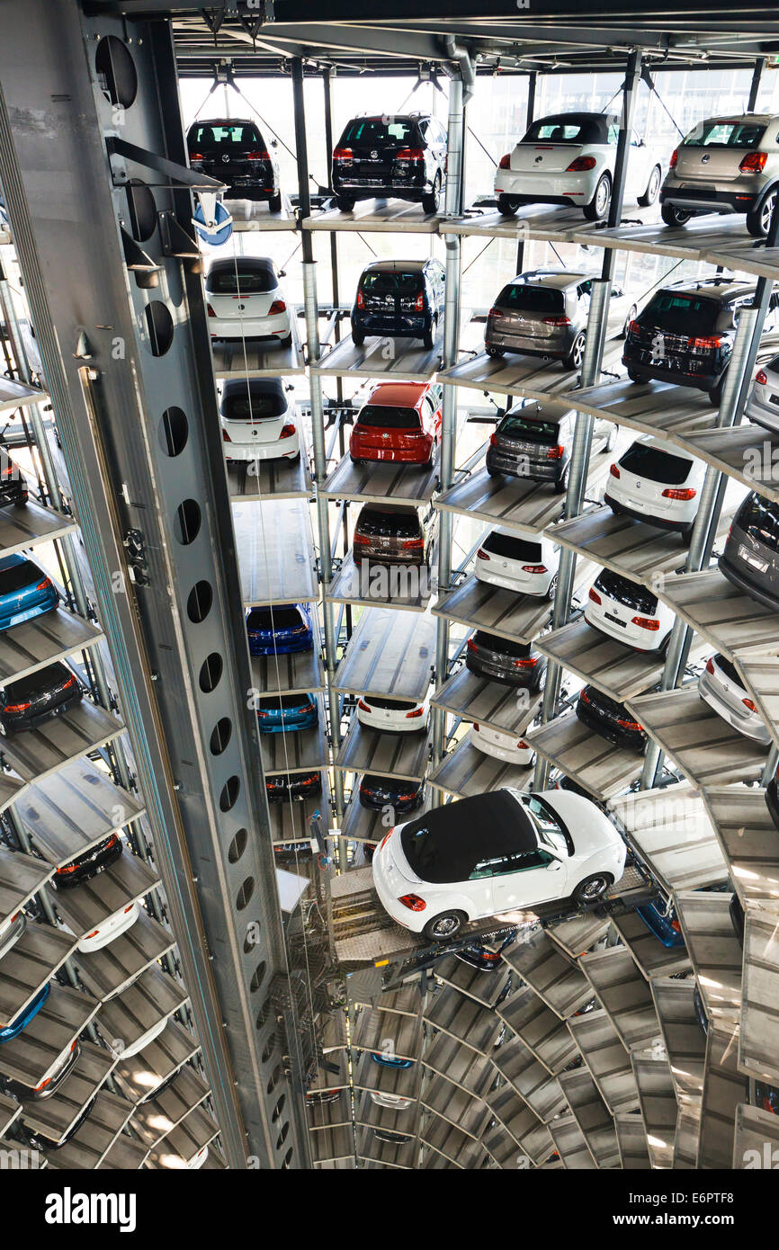 En uno de los dos coches torres, Autostadt de Volkswagen AG, Wolfsburg