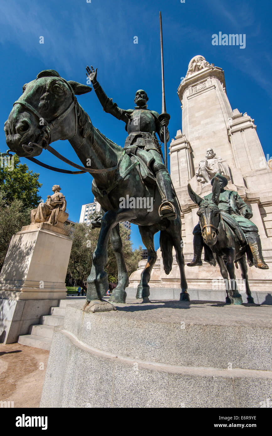Esculturas en bronce de Don Quijote y Sancho Panza, Plaza de España, Madrid, Comunidad de Madrid, España Foto de stock