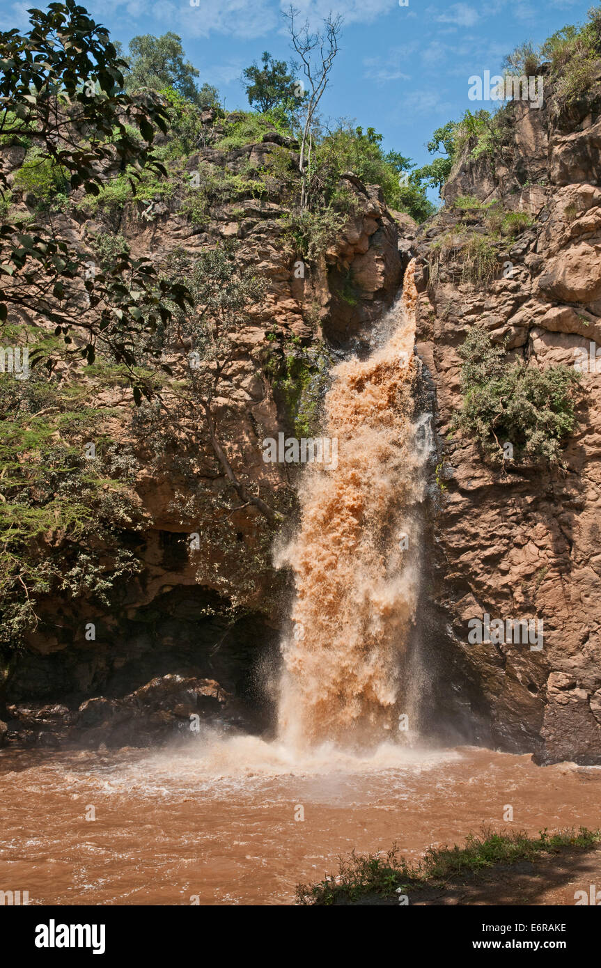 Makalia cae una cascada del Parque Nacional lago Nakuru Kenia África Oriental Foto de stock