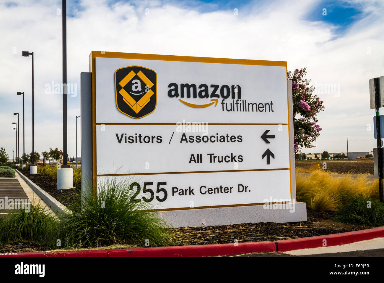 El nuevo centro de cumplimiento de Amazon en Patterson, California Foto de stock