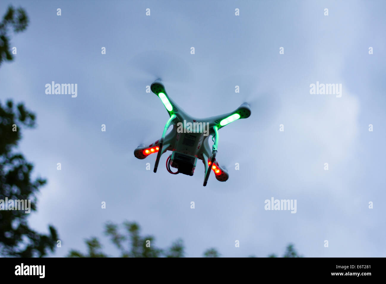Noche de drones fotografías e imágenes de alta resolución - Alamy