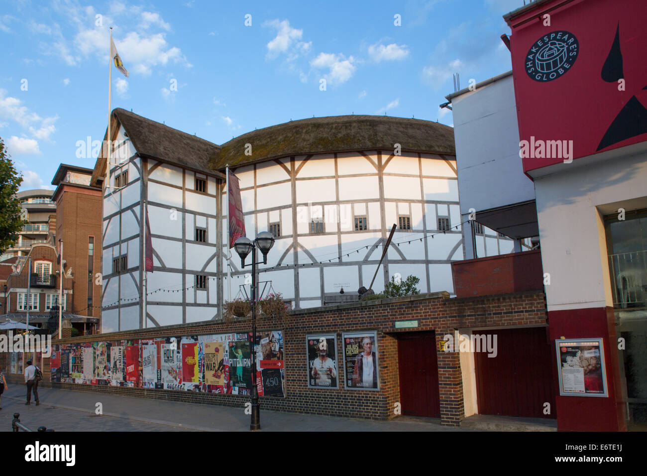 El Shakespeare's Globe Theatre Foto de stock