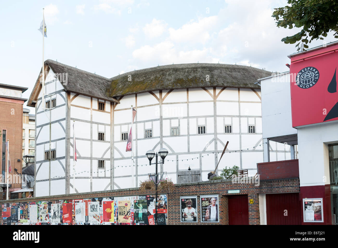 El Shakespeare's Globe Theatre de Londres Foto de stock
