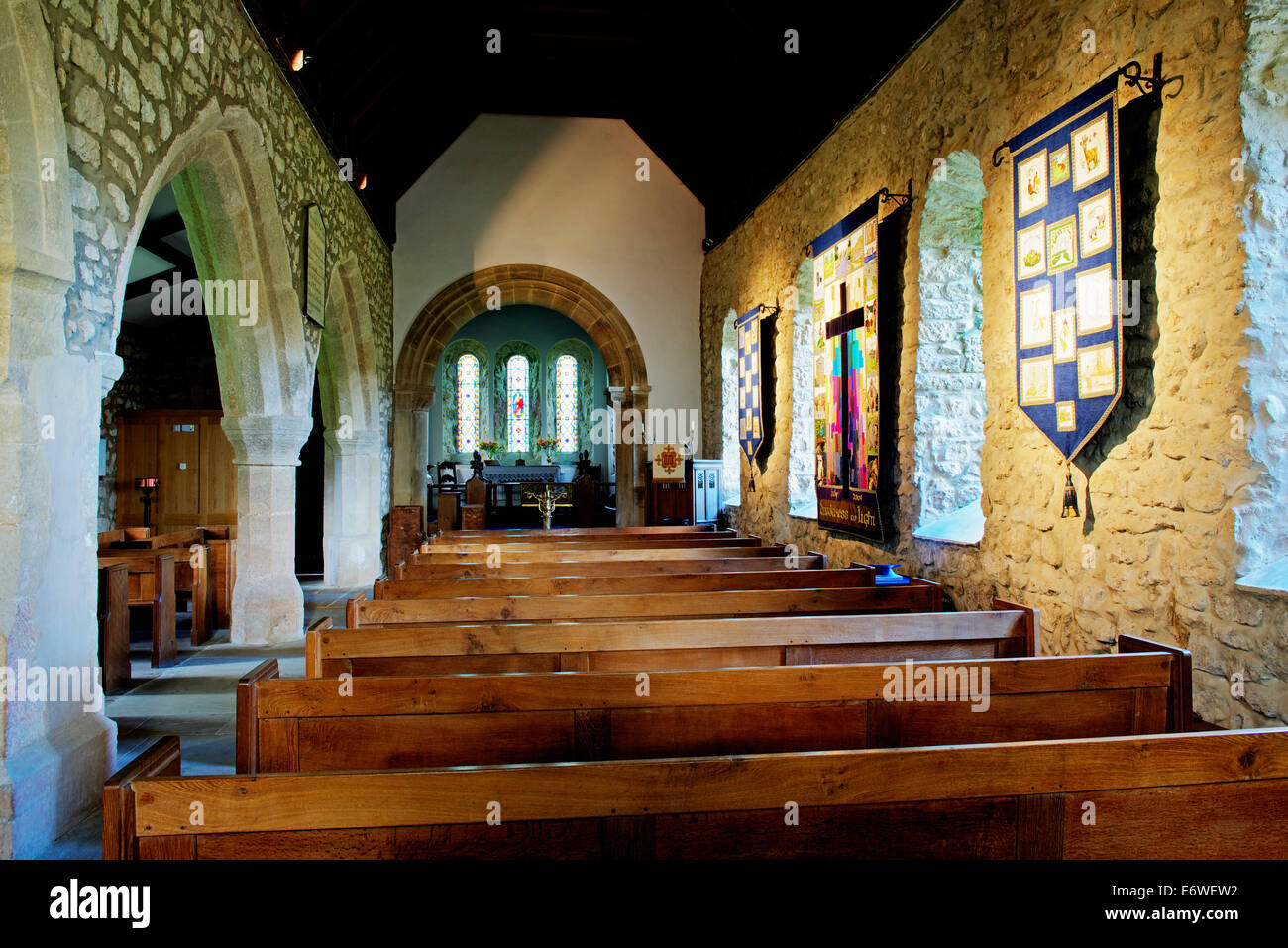 Interior de la Iglesia de Santa María, Conistone, Wharfedale, Yorkshire Dales National Park, North Yorkshire, Inglaterra Foto de stock