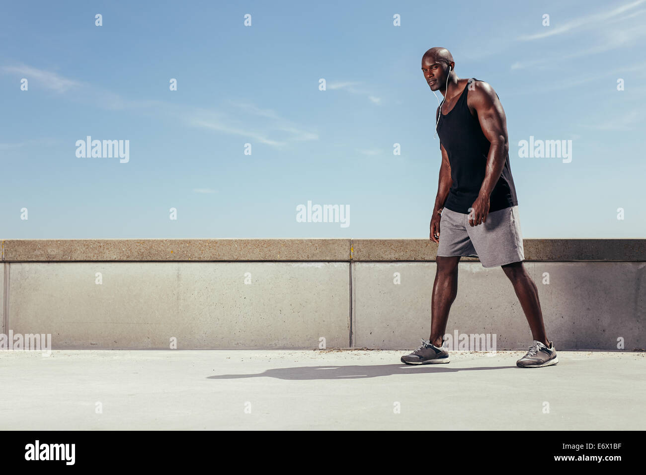 Hombre fuerte correr fotografías e imágenes de alta resolución - Alamy