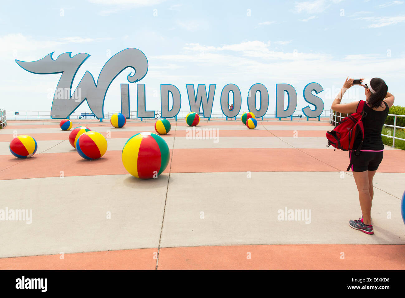 Ee.Uu.,Nueva Jersey,Wildwood,Wildwood firmar y pelotas de playa Foto de stock