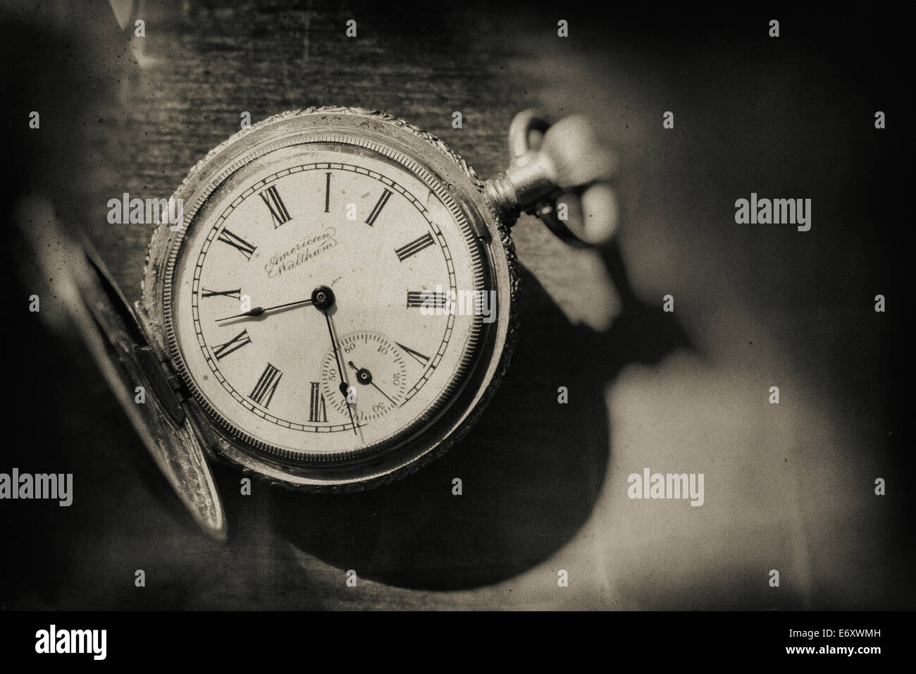 Reloj de bolsillo waltham fotografías e imágenes de alta resolución - Alamy