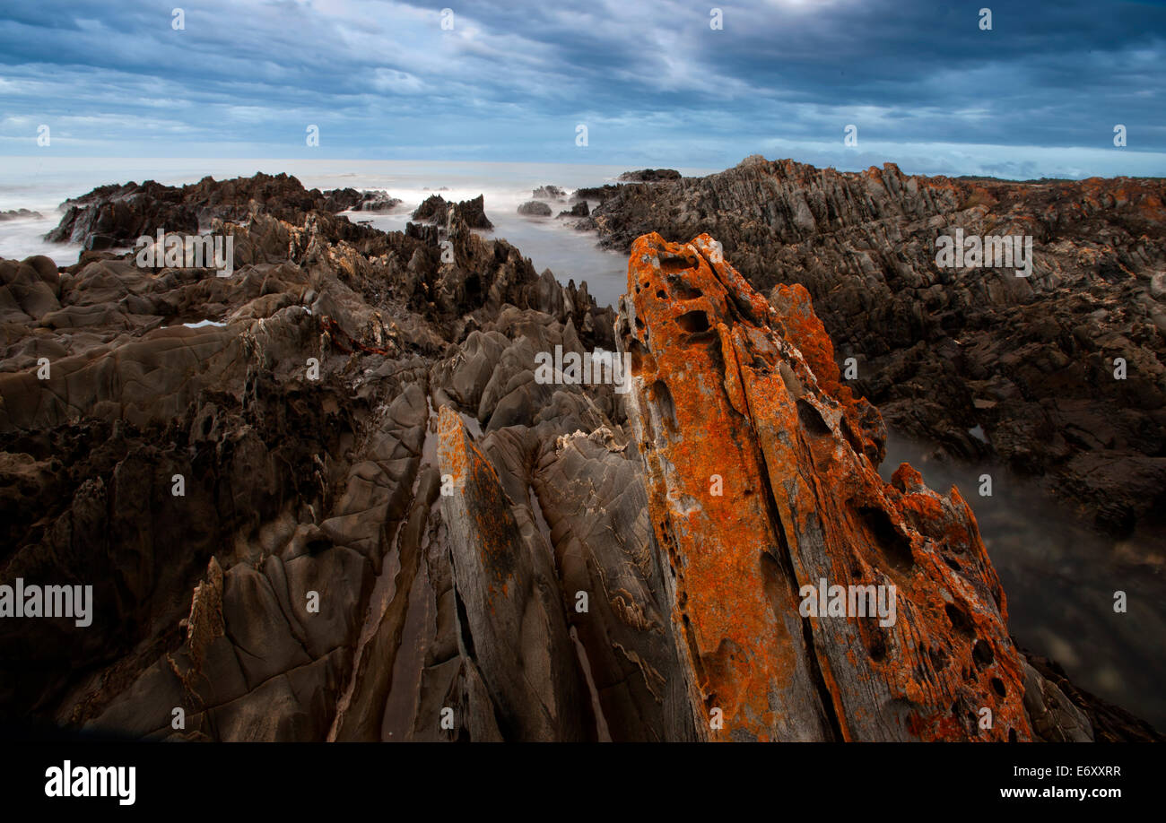 Costa rocosa en el Cabo Conran, East Gippsland, Victoria, Australia Foto de stock