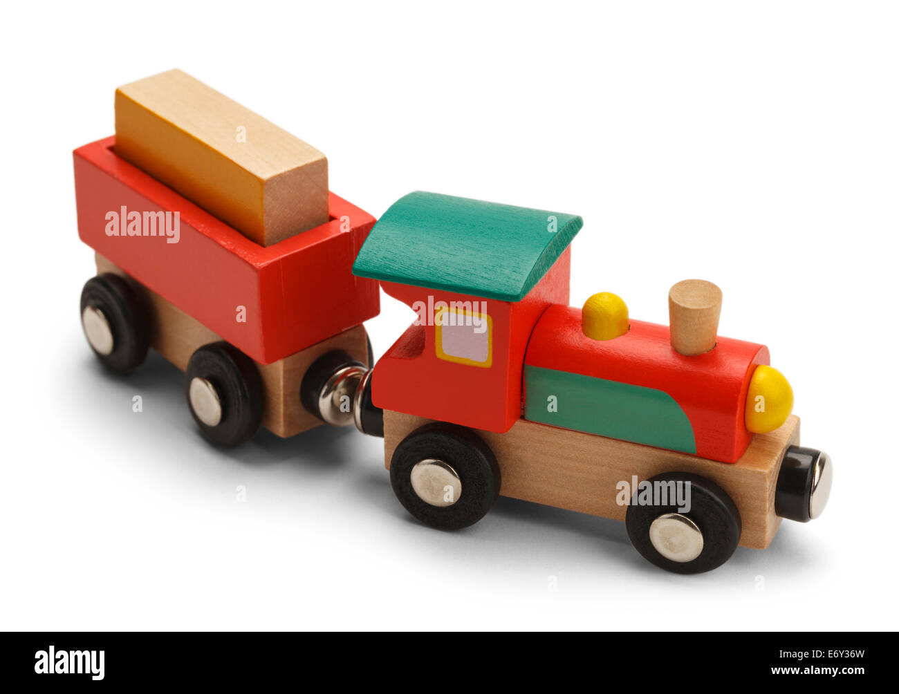 Tren de juguete de madera aislado sobre fondo blanco. Foto de stock