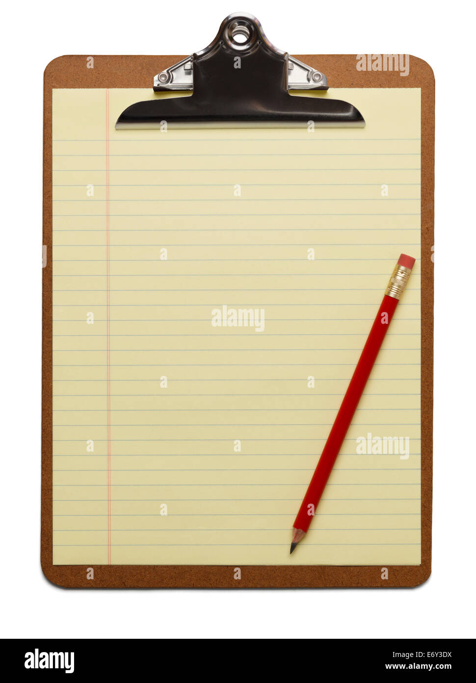 Portapapeles con línea en blanco de papel y lápiz rojo sobre fondo aislados. Foto de stock