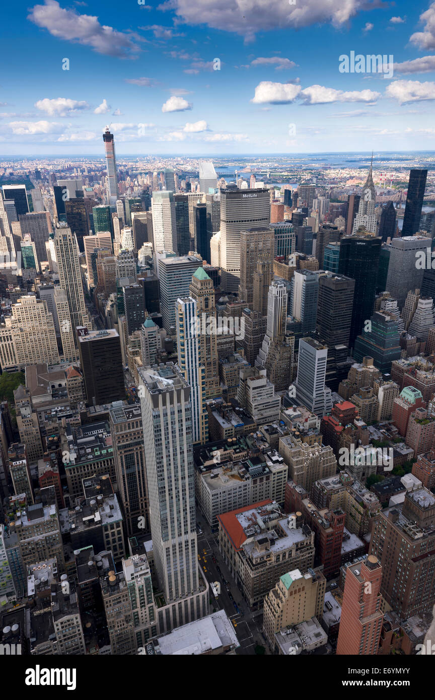 Los rascacielos Torre por encima de Manhattan, Ciudad de Nueva York - Estados Unidos. Foto de stock