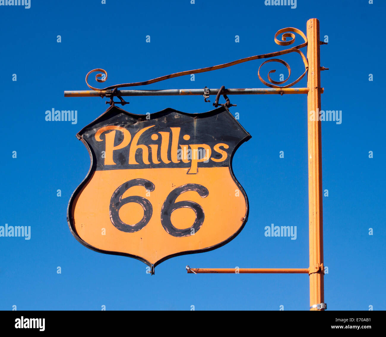 Signo de Gasolinera Phillips en la Ruta 66 en McLean Texas Foto de stock