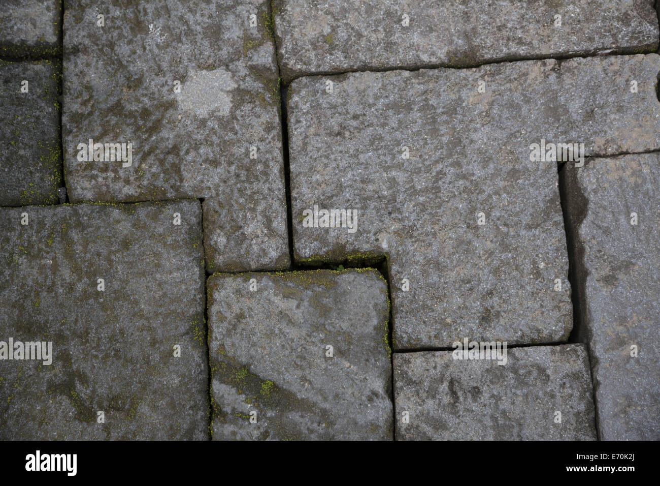 Borobudur, Java, Indonesia. La técnica de la construcción. Piedras preciosas cortadas para recibir otras piedras entrelazadas. Foto de stock