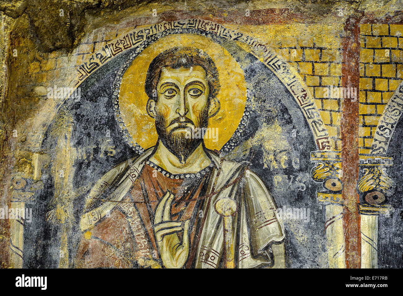 Italia Basilicata Matera Iglesia rupestre de San Giovanni in Monterrone  fresco de Santiago o San Giacomo Fotografía de stock - Alamy