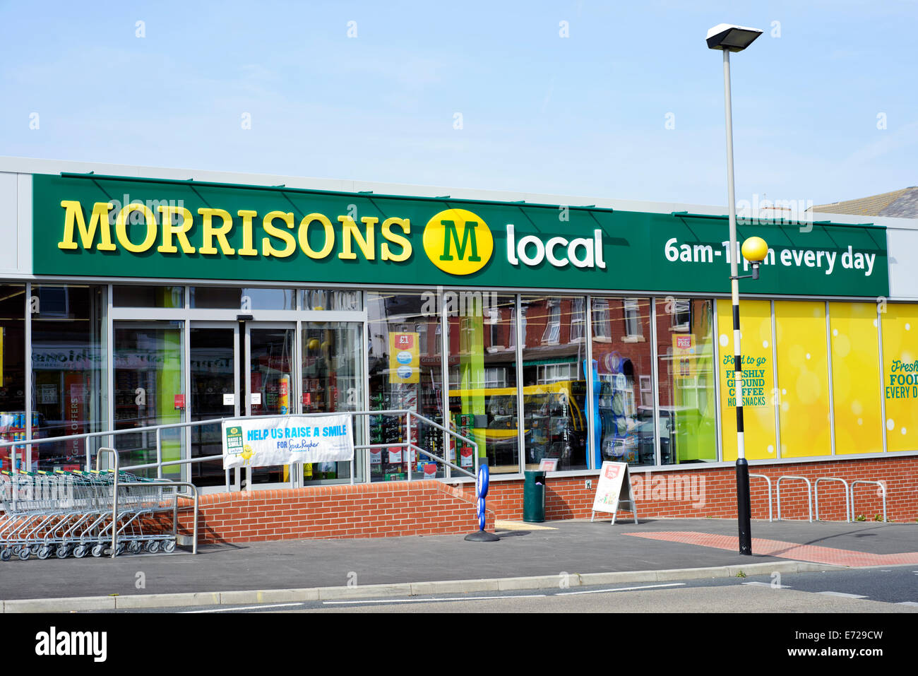 Morrisons supermercado local Foto de stock