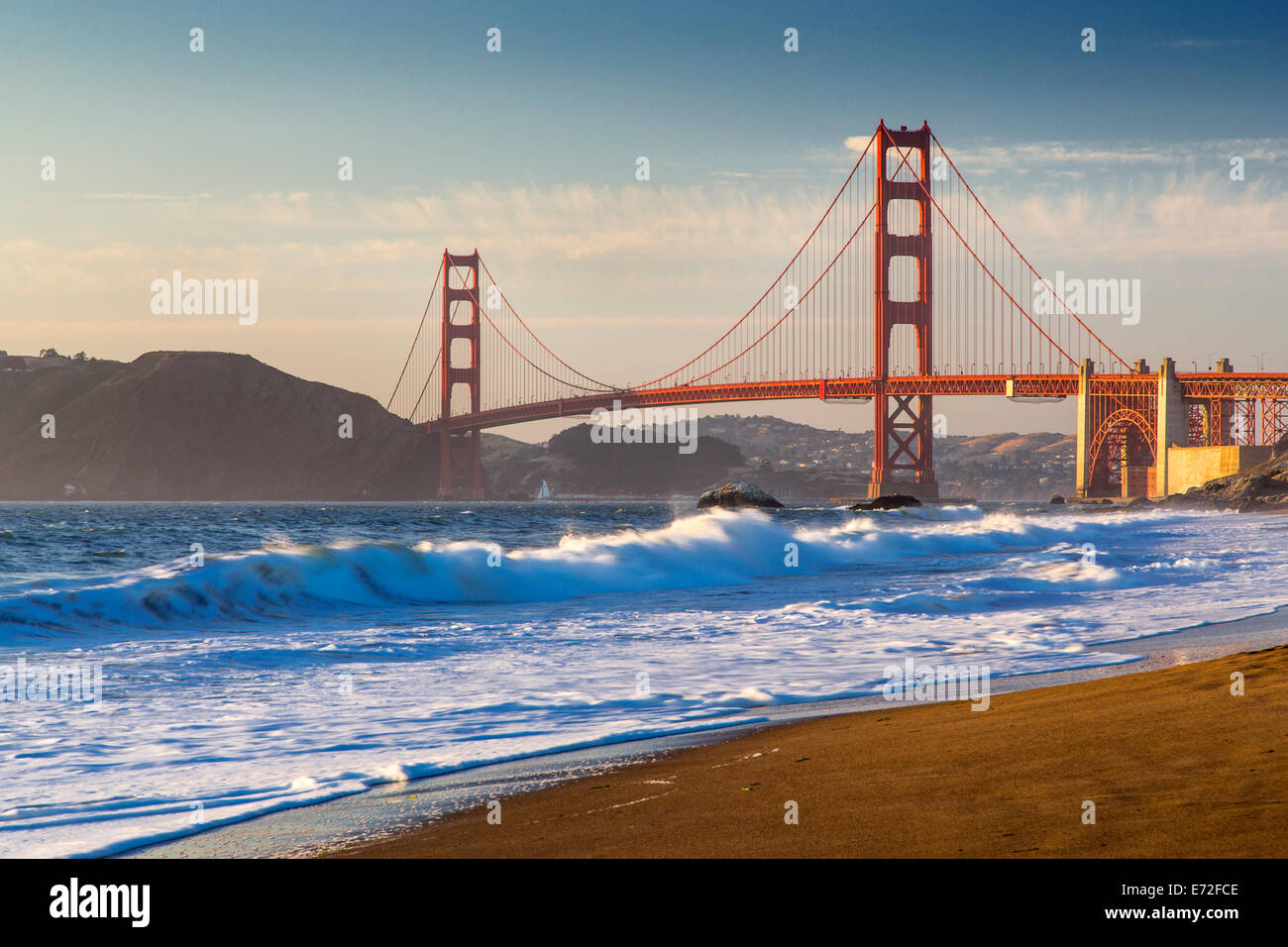 El Puente Golden Gate de Baker Beach en San Francisco, California, EEUU. Foto de stock