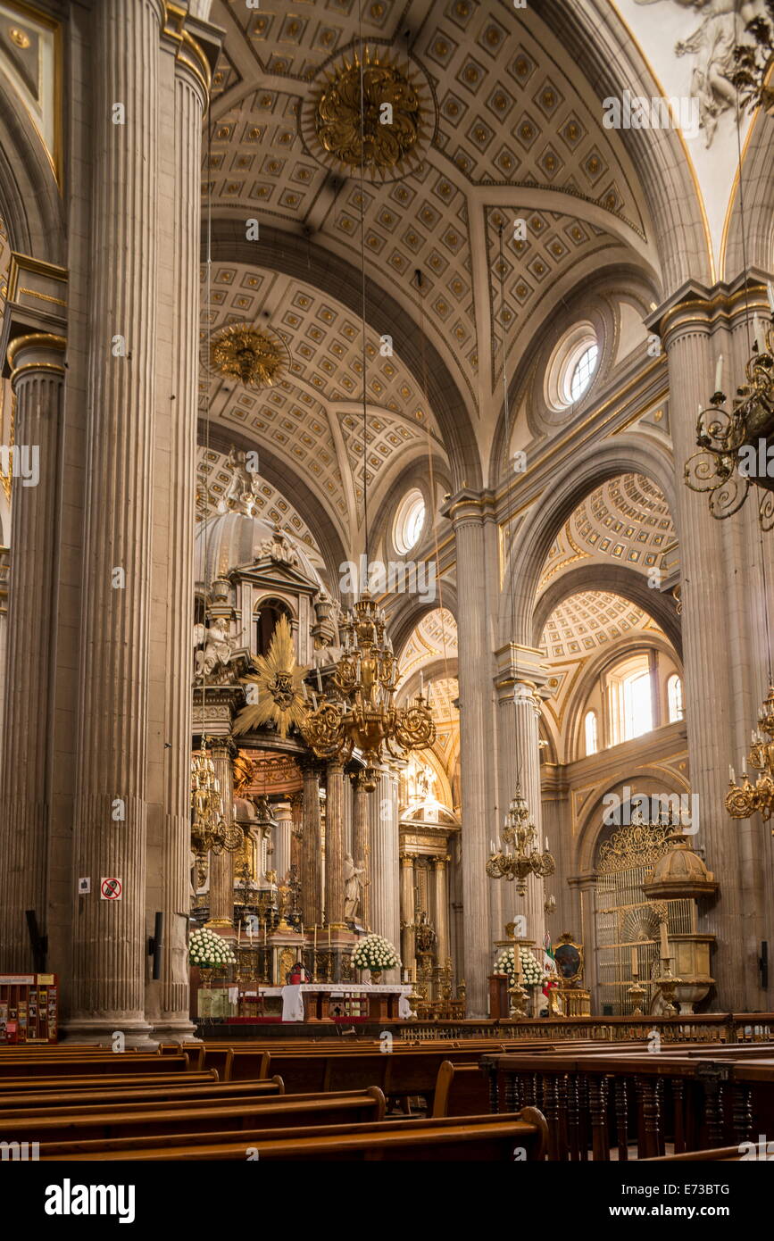 Puebla cathedral mexico interior fotografías e imágenes de alta resolución  - Alamy