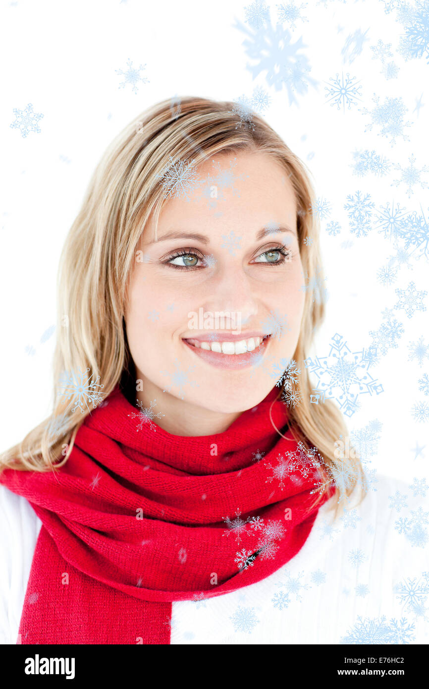 Imagen compuesta de retrato de una mujer cautivadora con un pañuelo rojo Foto de stock
