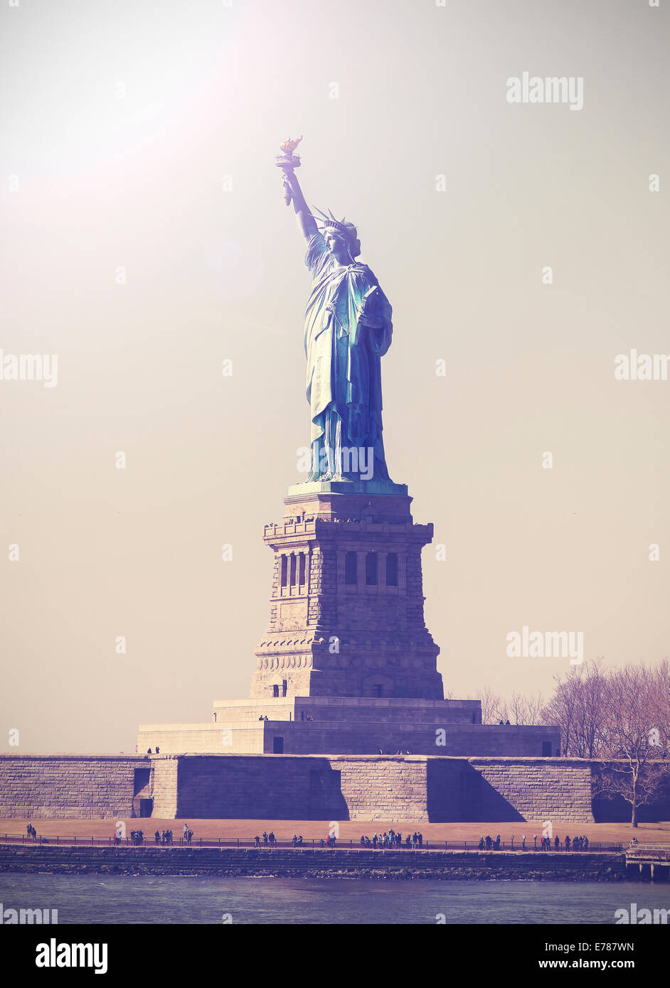 Vintage foto de la Estatua de la Libertad, en la ciudad de Nueva York, EE.UU.. Foto de stock