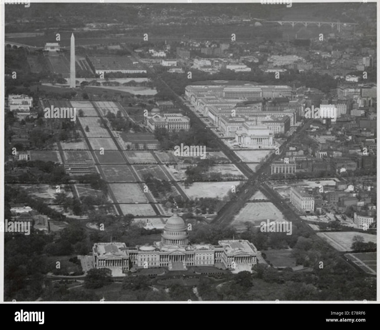Fotografía de Vista aérea del Capitolio y el Triángulo Federal, 1936 Foto de stock