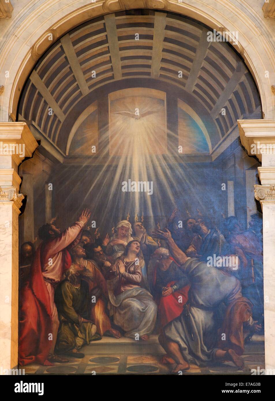 El descenso del Espíritu Santo, por Tiziano, circa 1545, Santa Maria della Salute, en Venecia, Italia, Europa Foto de stock