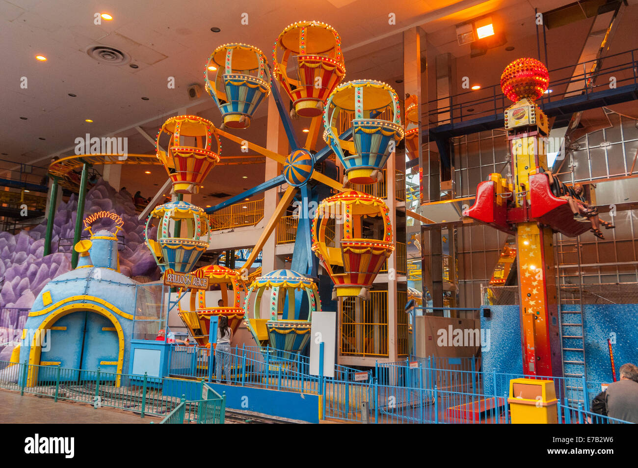 Elk3 5466 Alberta Canada Edmonton West Edmonton Mall Galaxyland Fotografia De Stock Alamy