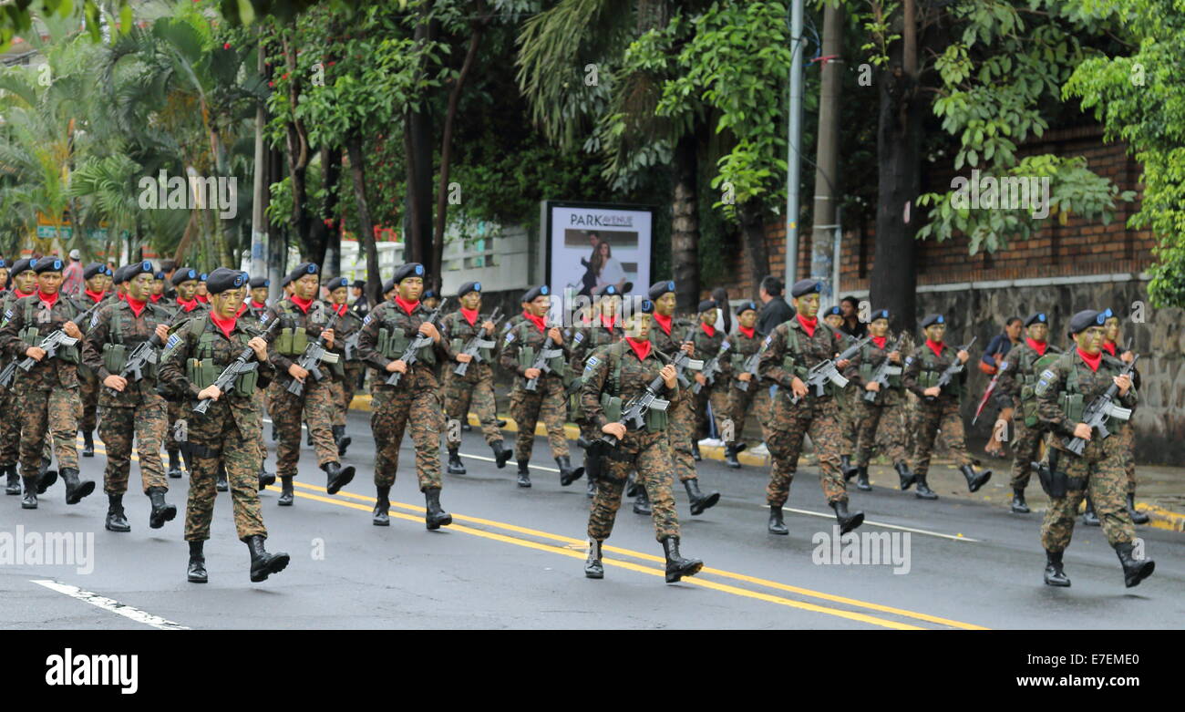 15 de septiembre Día de la independencia desfile militar y