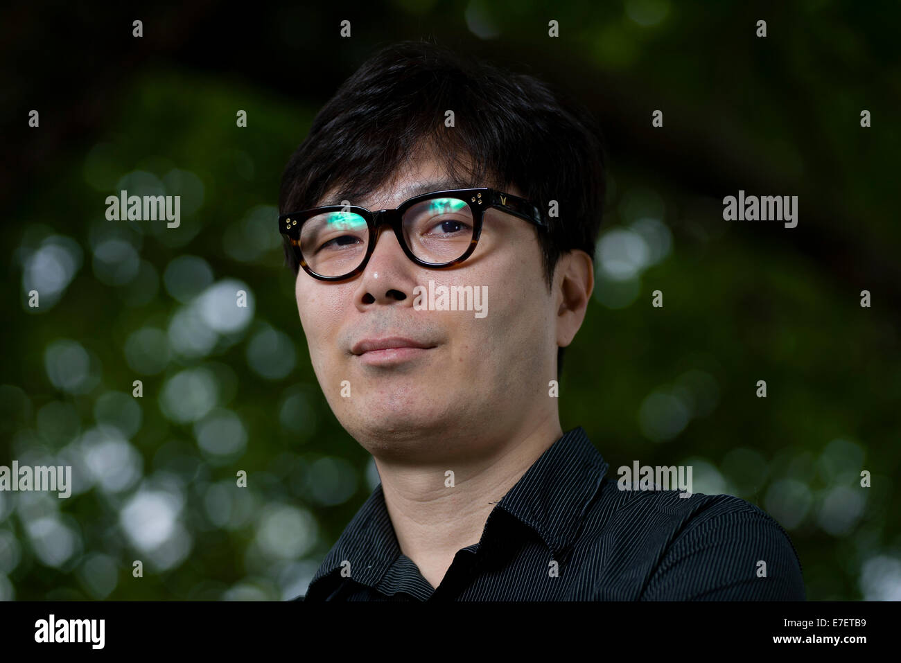 Moderno escritor de Corea del Sur, Kim Young-ha aparece en el Edinburgh International Book Festival. Foto de stock