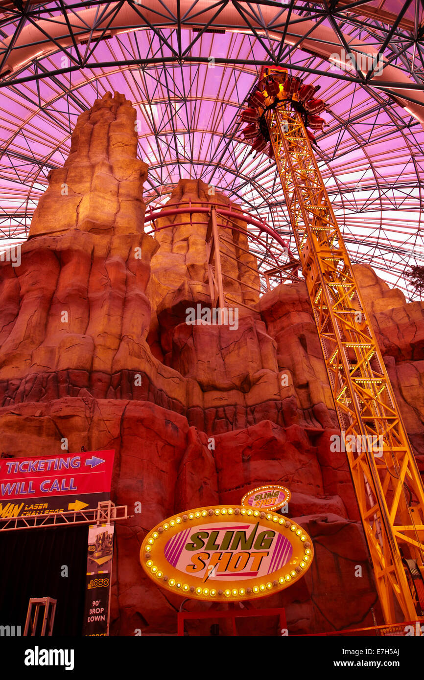 En el interior del parque de diversiones Adventuredome en el Circus Circus,  el Hotel y Casino, Las Vegas, Nevada, EE.UU Fotografía de stock - Alamy