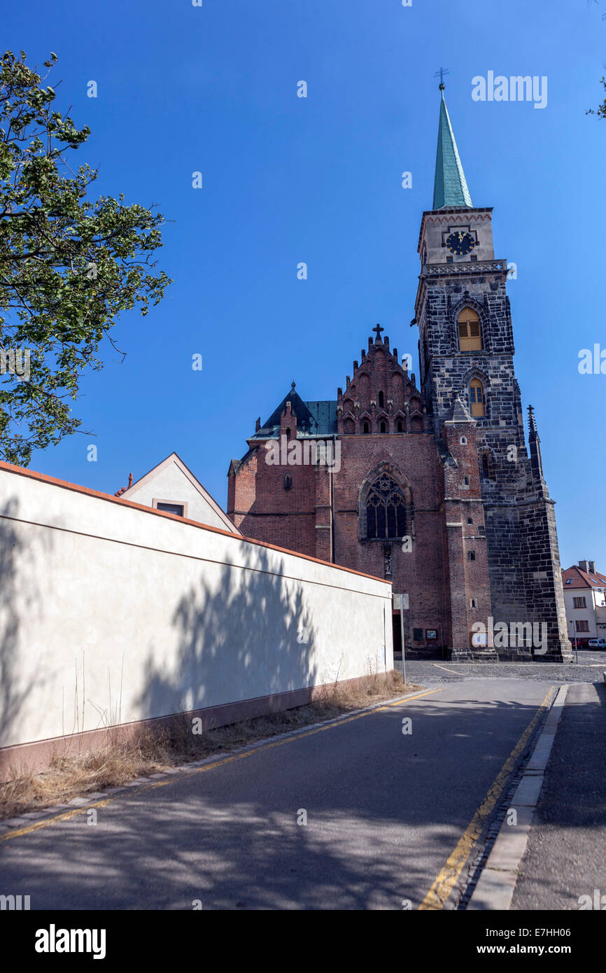 Iglesia de San Giles en Nymburk, Bohemia Central, República Checa Foto de stock