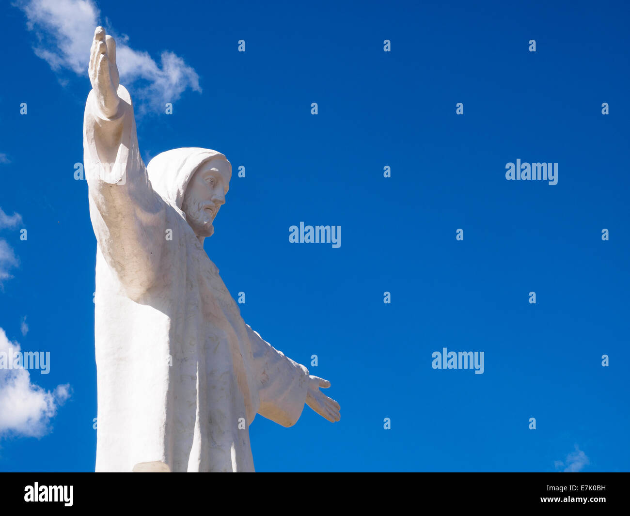 Cristo Blanco estatua de Cristo) con vistas a la ciudad de Cusco, Perú. Foto de stock