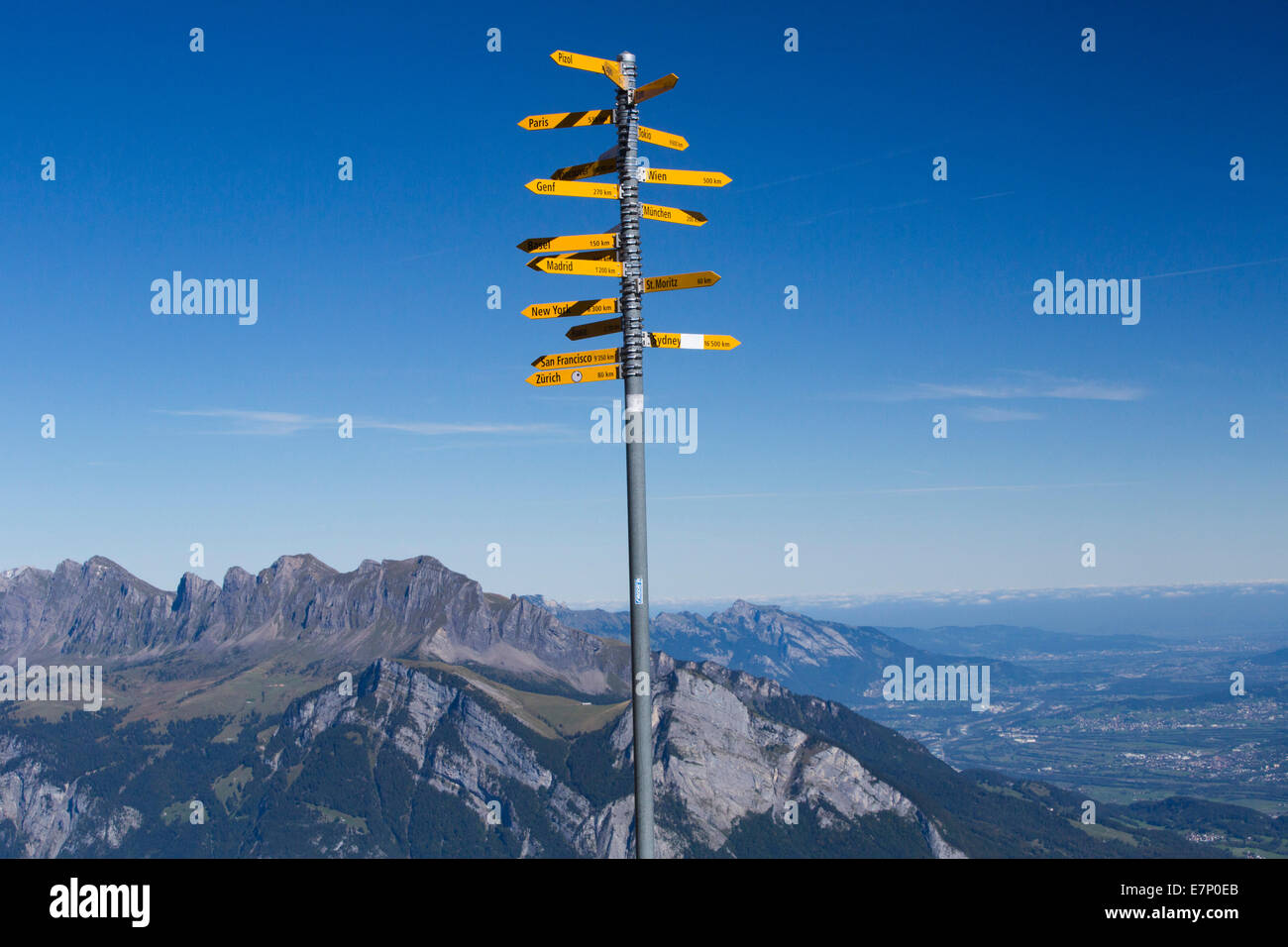 El valle del Rin, signpost, área de Pizol, montaña, montañas, SG, en el cantón de San Gallen, sendero, signpost, Suiza, Europa Foto de stock