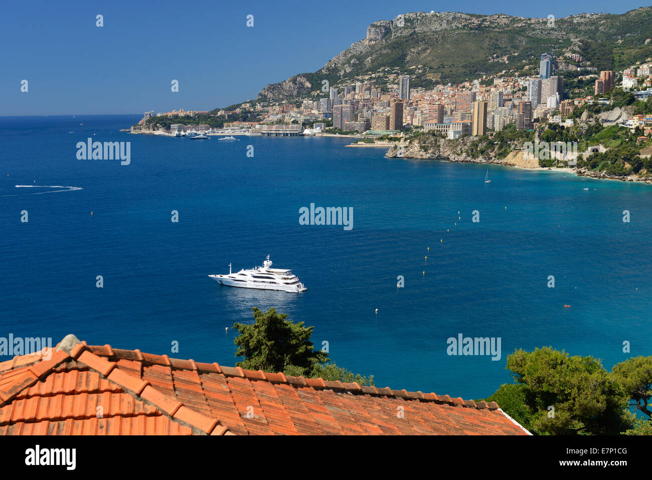 Europa, Francia, Mónaco, Montecarlo, el francés, el Riviera, el Mediterráneo, la costa, la ciudad, el barco, Foto de stock