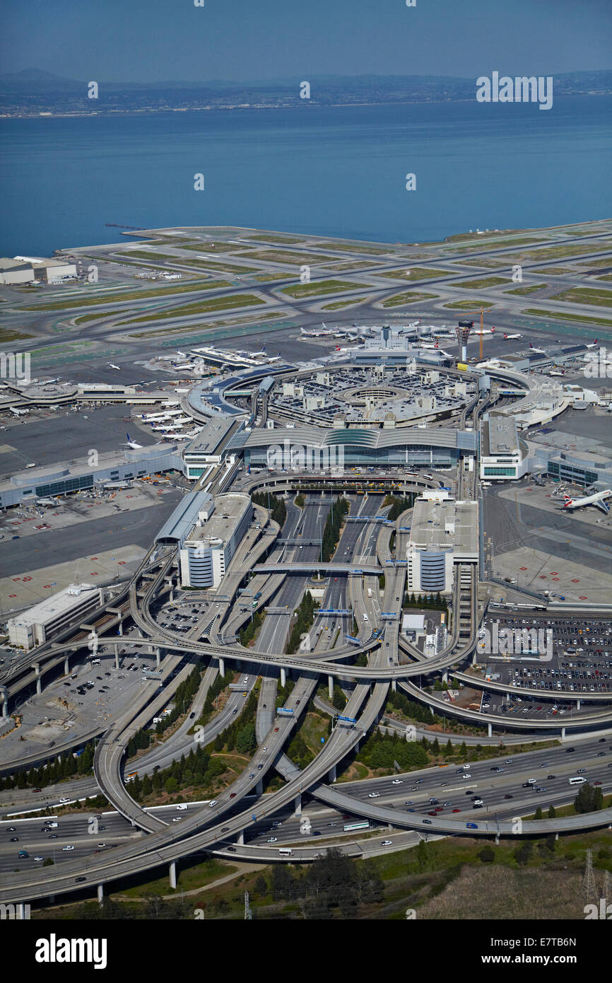 Bayshore Freeway Interchange y el Aeropuerto Internacional de San